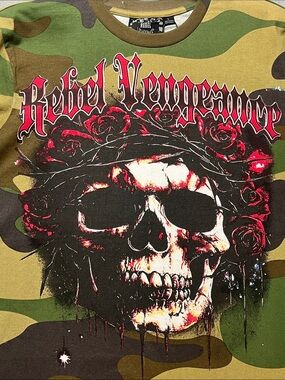 Rebel Vengeance Camo Skull Graphic T-Shirt NWT Large Gothic Streetwear